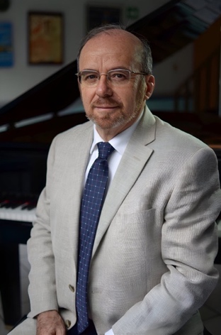 Alfredo Mendoza M., director artístico de la Schola Cantorum de México