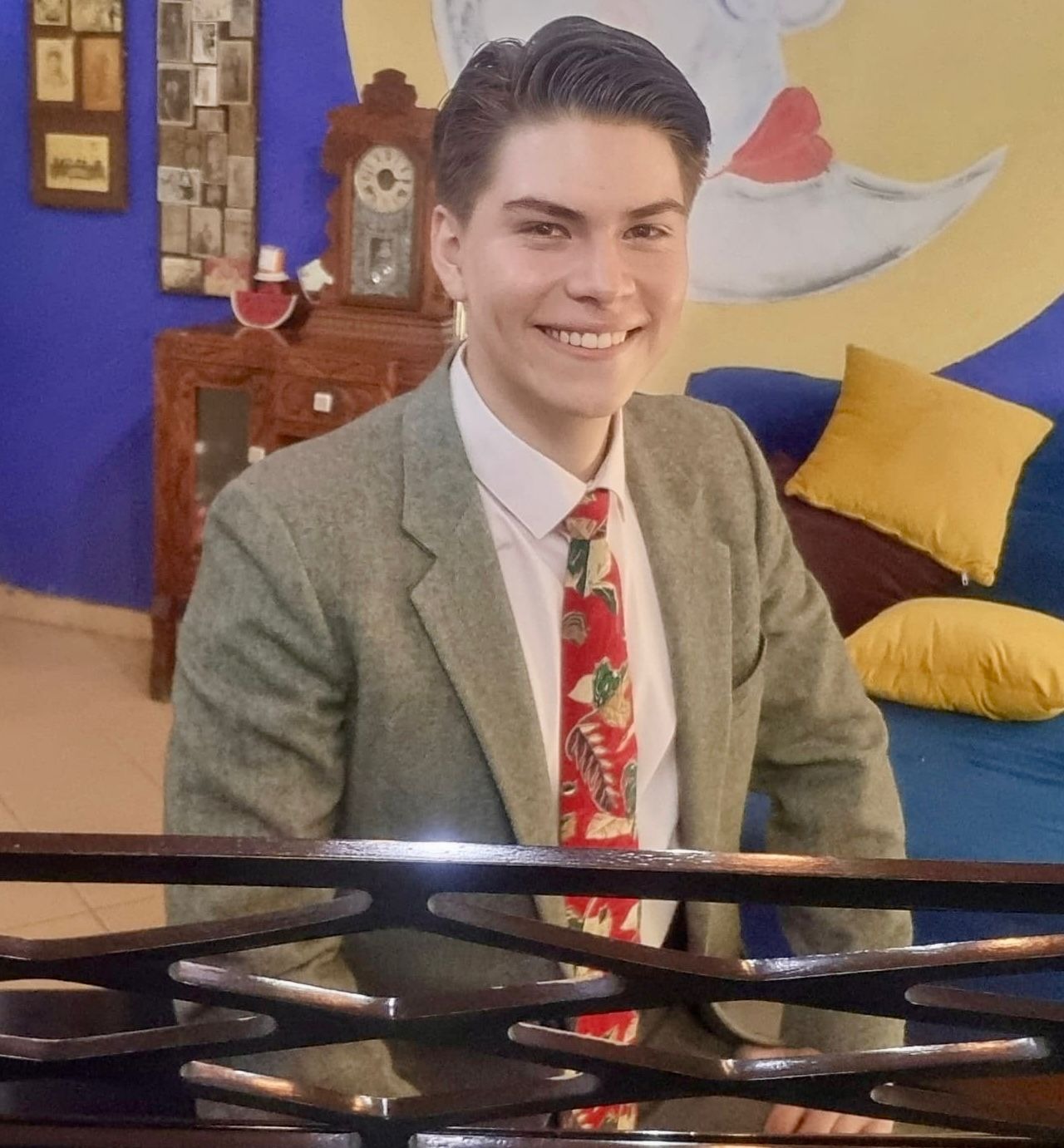 Cesar Alberto Troncoso, maestro de canto del Coro de Niños